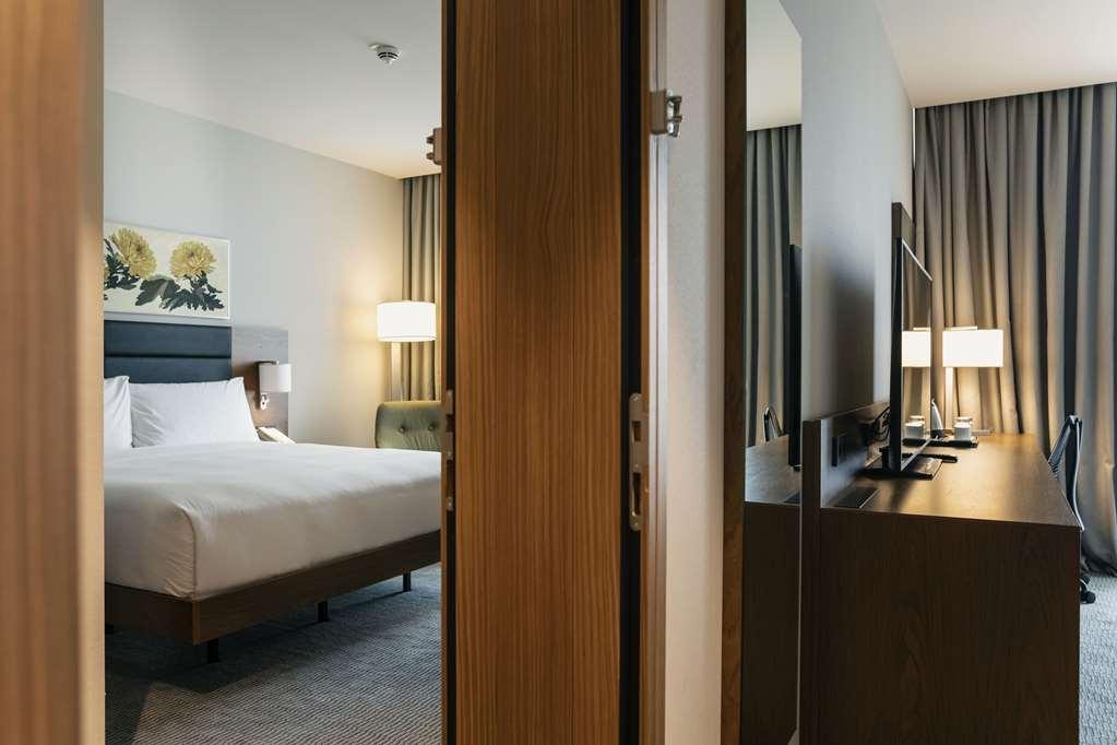 Hilton Garden Inn Tbilisi Chavchavadze Rum bild