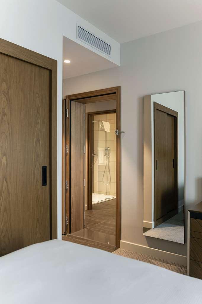Hilton Garden Inn Tbilisi Chavchavadze Rum bild