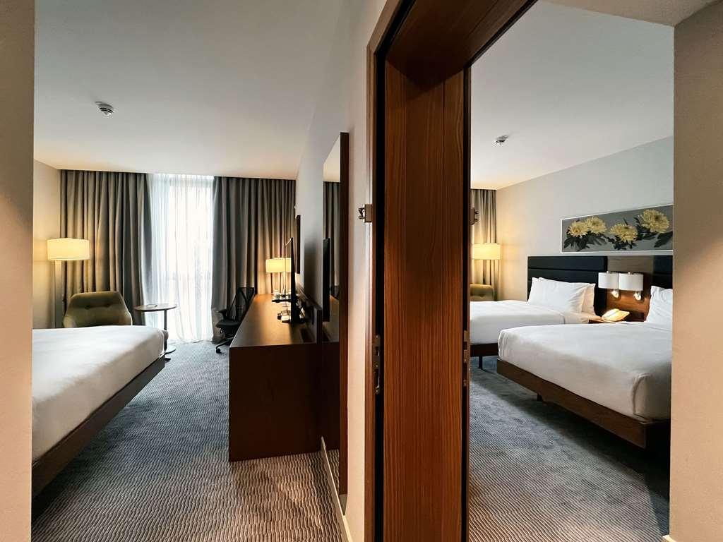 Hilton Garden Inn Tbilisi Chavchavadze Rum bild