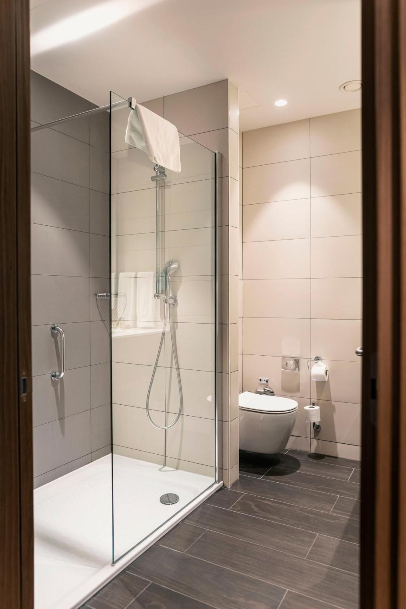 Hilton Garden Inn Tbilisi Chavchavadze Exteriör bild